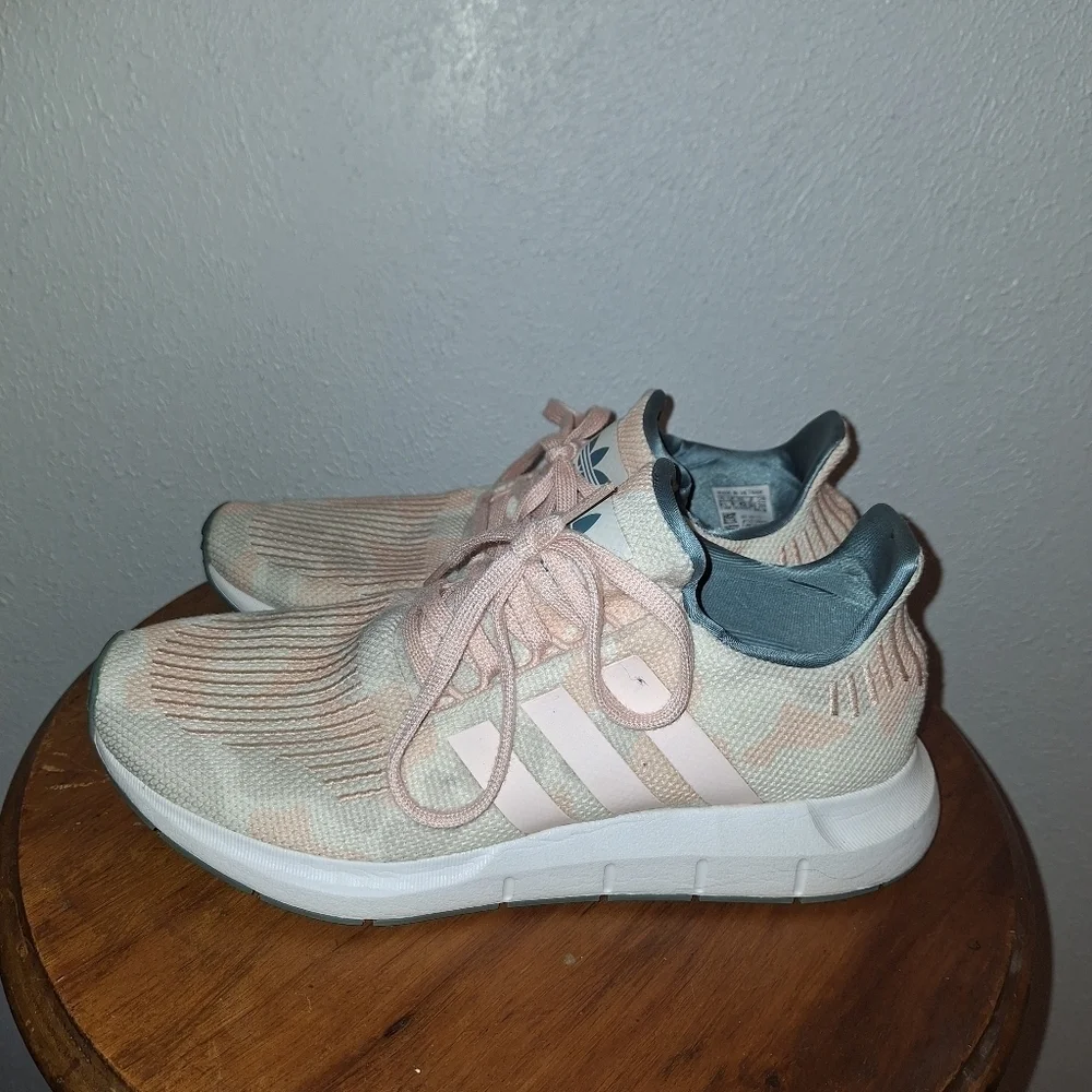 🌟 Adidas Camo shoes Sneakers Size 9.5